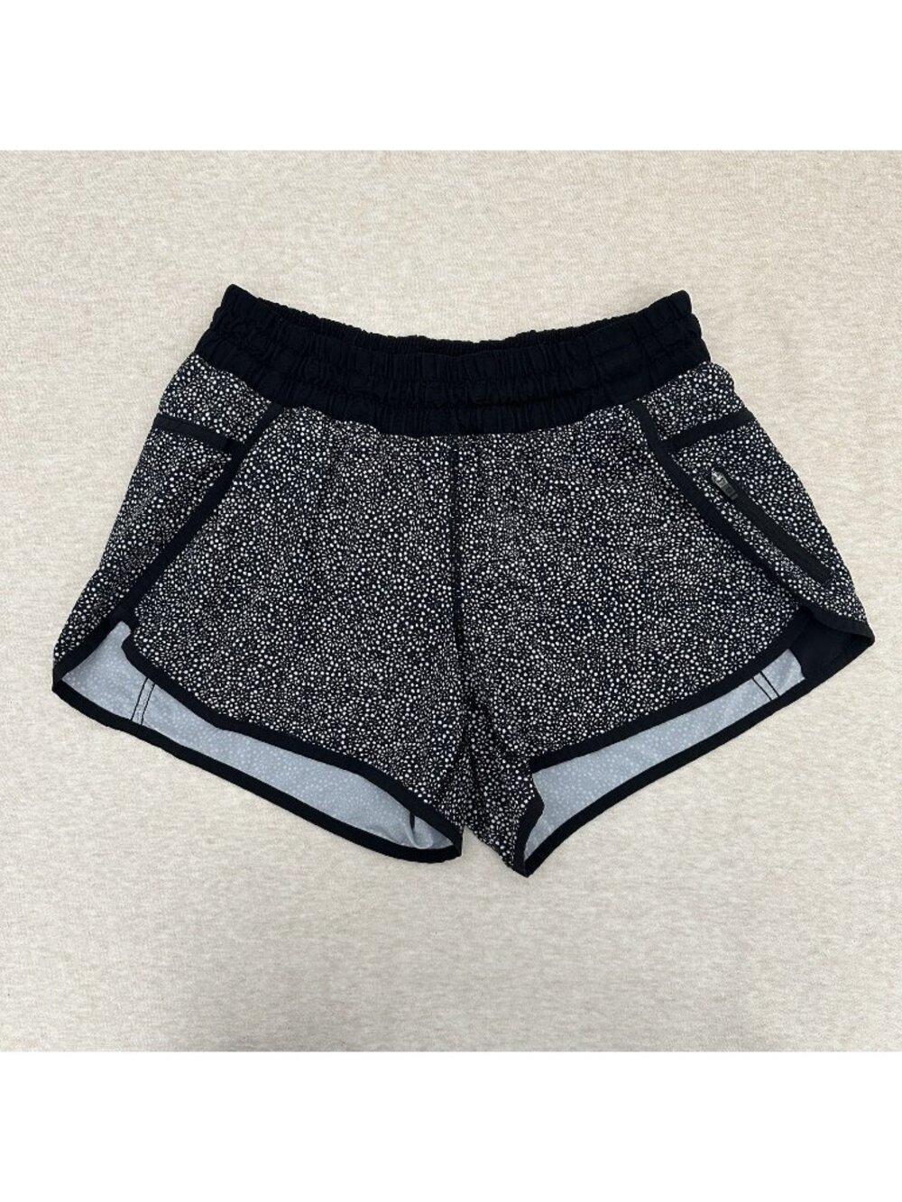 Lululemon Athletica Hotty Hot Shorts Women’s Size 8 Black Elastic Waist Running